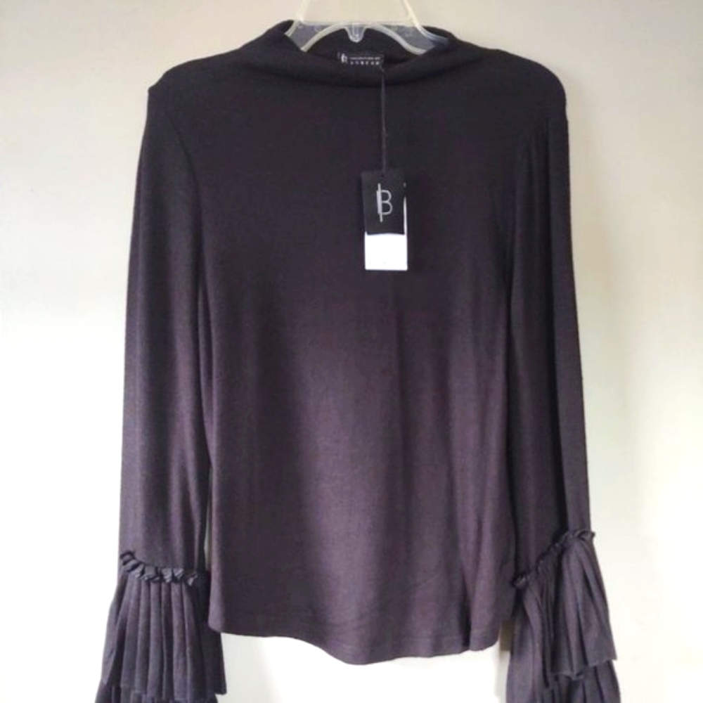 NWt Bobeau ◼️◾Designer Bell-Sleeve Top~ Black•Color Size: S